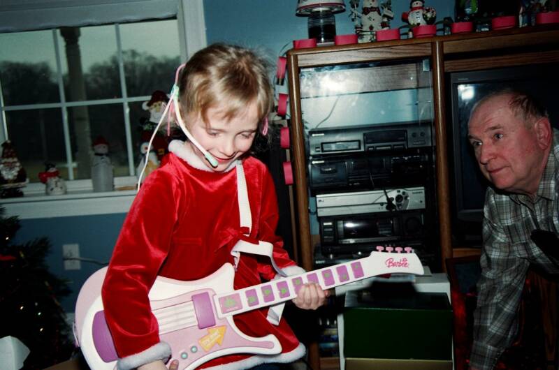 POP-POP LIKES MY BARBIE GUITAR